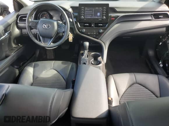 2022 Toyota Camry SE с VIN 4T1G11BKXNU063960, выставлен на аукционе Copart как лот 70177795 с пробегом 10 556 миль миль и Списание • Salvage title. История ставок и продаж доступна на DreamBid. Изображение 8.