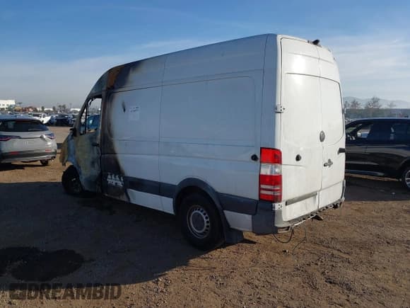✅ 2014 Mercedes-Benz Sprinter Cargo • VIN: WD3PE7DC6E5903223 • Лот: 41168753. Опубликован ранее на IAAI с пробегом Не указан. Бесплатный доступ к архиву аукционных продаж из США и подробный отчёт об истории автомобиля на DreamBid. Изображение 3.