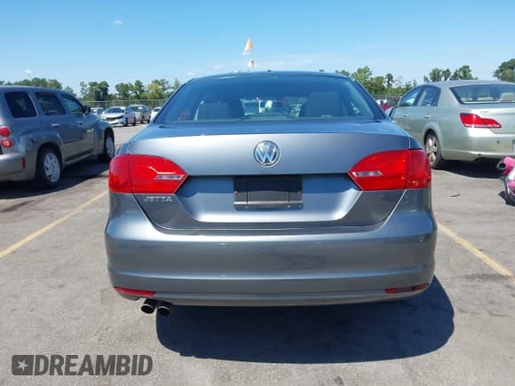 ✅ 2013 Volkswagen Jetta • VIN: 3VW2K7AJ0DM402300 • Lot: 43120113. Listed on IAAI with 136,554 mi. Free auction sales archive from the USA and detailed vehicle history report at DreamBid. Image 17.