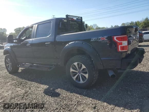 ✅ 2019 Ford F-150 XLT • VIN: 1FTEW1E46KFC41647 • Lot: 84961285. Listed on Copart with 121,136 mi. Free auction sales archive from the USA and detailed vehicle history report at DreamBid. Image 2.