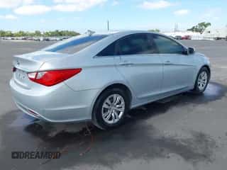 2012 Hyundai Sonata GLS with VIN 5NPEB4AC9CH389874, listed as a IAAI auction lot 43211564 with 151,786 mi miles and . Bid and sale history available at DreamBid. Image 4.