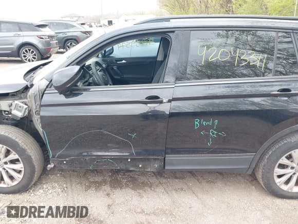 ✅ 2018 Volkswagen Tiguan S • VIN: 3VV1B7AX1JM076071 • Лот: 42043311. Опубликован ранее на IAAI с пробегом 107 883 миль. Бесплатный доступ к архиву аукционных продаж из США и подробный отчёт об истории автомобиля на DreamBid. Изображение 14.