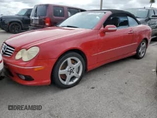 ✅ 2005 Mercedes-Benz CLK 500 • VIN: WDBTK75G95T045576 • Lot: 74738314. Wystawiony na Copart z przebiegiem 94 289 mil. Bezpłatny archiwum sprzedaży aukcyjnych z USA i szczegółowy raport historii pojazdu na DreamBid. Zdjęcie 1.