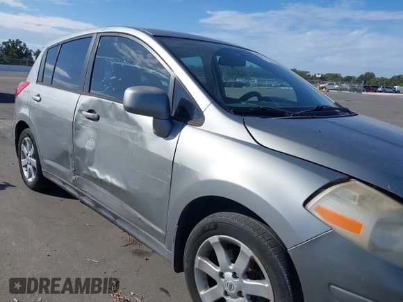 ✅ 2008 Nissan Versa SL • VIN: 3N1BC13E68L396305 • Лот: 43654516. Опубликован ранее на IAAI с пробегом 160 422 миль. Бесплатный доступ к архиву аукционных продаж из США и подробный отчёт об истории автомобиля на DreamBid. Изображение 6.
