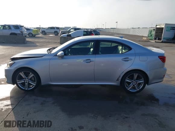 ✅ 2011 Lexus IS 250 • VIN: JTHBF5C24B5152109 • Lot: 43523575. Listed on IAAI with 126,716 mi. Free auction sales archive from the USA and detailed vehicle history report at DreamBid. Image 14.