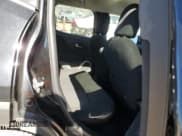 ✅ 2017 Jeep Renegade Latitude • VIN: ZACCJBBBXHPF41308 • Lot: 82699205. Wystawiony na Copart z przebiegiem 81 756 mil. Bezpłatny archiwum sprzedaży aukcyjnych z USA i szczegółowy raport historii pojazdu na DreamBid. Zdjęcie 11.