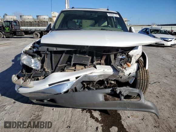 ✅ 2005 Chevrolet Suburban Z71 • VIN: 3GNFK16Z35G217438 • Лот: 43294115. Опубликован ранее на Copart с пробегом 100 353 миль. Бесплатный доступ к архиву аукционных продаж из США и подробный отчёт об истории автомобиля на DreamBid. Изображение 5.