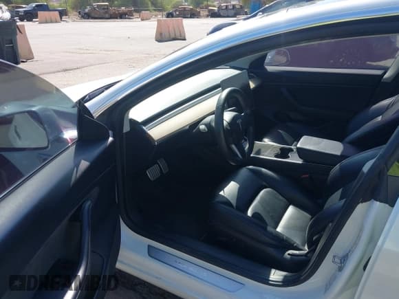 ✅ 2020 Tesla Model 3 Performance • VIN: 5YJ3E1EC2LF722468 • Lot: 43475533. Wystawiony na IAAI z przebiegiem 92 151 mil. Bezpłatny archiwum sprzedaży aukcyjnych z USA i szczegółowy raport historii pojazdu na DreamBid. Zdjęcie 5.