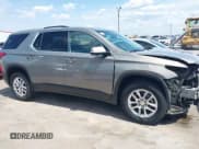 ✅ 2018 Chevrolet Traverse LT Cloth • VIN: 1GNERGKWXJJ266604 • Lot: 42862735. Wystawiony na IAAI z przebiegiem 21 815 mil. Bezpłatny archiwum sprzedaży aukcyjnych z USA i szczegółowy raport historii pojazdu na DreamBid. Zdjęcie 14.