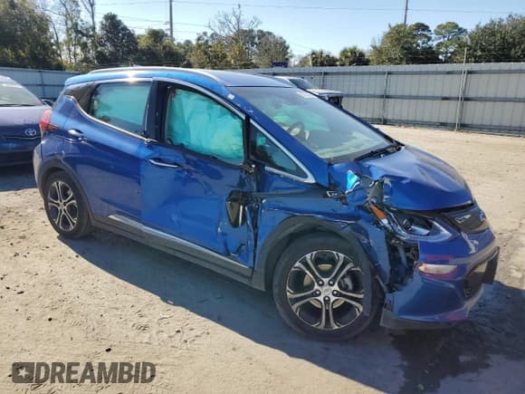 ✅ 2018 Chevrolet Bolt EV Premier • VIN: 1G1FX6S01J4137764 • Lot: 89164965. Wystawiony na Copart z przebiegiem Nie podano. Bezpłatny archiwum sprzedaży aukcyjnych z USA i szczegółowy raport historii pojazdu na DreamBid. Zdjęcie 4.