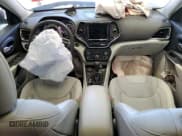 ✅ 2019 Jeep Cherokee Limited • VIN: 1C4PJMDX8KD228169 • Lot: 84559655. Wystawiony na Copart z przebiegiem 26 945 mil. Bezpłatny archiwum sprzedaży aukcyjnych z USA i szczegółowy raport historii pojazdu na DreamBid. Zdjęcie 8.