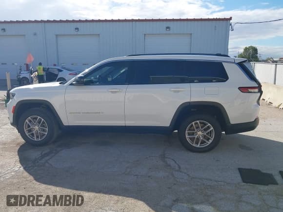 ✅ 2022 Jeep Grand Cherokee Altitude • VIN: 1C4RJJAG5N8532892 • Lot: 43503587. Listed on IAAI with 89,276 mi. Free auction sales archive from the USA and detailed vehicle history report at DreamBid. Image 15.