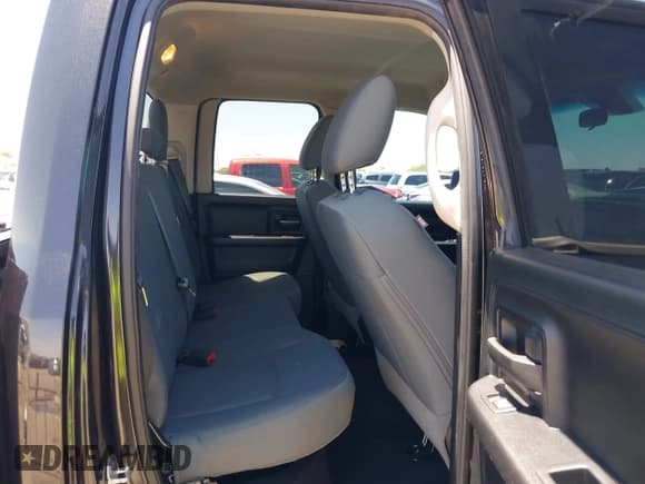 ✅ 2018 Ram 1500 Express • VIN: 1C6RR7FG9JS248593 • Лот: 42679463. Опубликован ранее на IAAI с пробегом 65 641 миль. Бесплатный доступ к архиву аукционных продаж из США и подробный отчёт об истории автомобиля на DreamBid. Изображение 8.