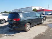 ✅ 2020 Chrysler Voyager LXi • VIN: 2C4RC1DG3LR164316 • Lot: 43723706. Wystawiony na IAAI z przebiegiem 108 261 mil. Bezpłatny archiwum sprzedaży aukcyjnych z USA i szczegółowy raport historii pojazdu na DreamBid. Zdjęcie 4.