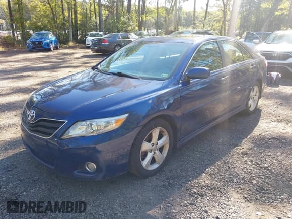 ✅ 2011 Toyota Camry LE • VIN: 4T1BF3EK7BU724326 • Lot: 43475898. Wystawiony na IAAI z przebiegiem 218 314 mil. Bezpłatny archiwum sprzedaży aukcyjnych z USA i szczegółowy raport historii pojazdu na DreamBid. Zdjęcie 2.