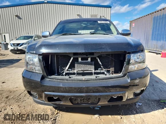 ✅ 2008 Chevrolet Suburban 1LT • VIN: 1GNFK16338J114793 • Lot: 70915985. Wystawiony na Copart z przebiegiem 235 245 mil. Bezpłatny archiwum sprzedaży aukcyjnych z USA i szczegółowy raport historii pojazdu na DreamBid. Zdjęcie 5.