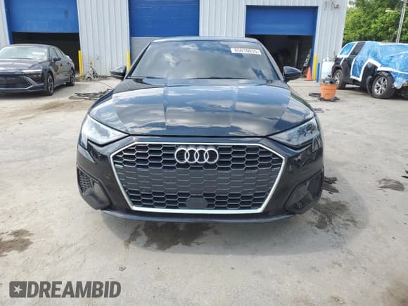 ✅ 2022 Audi A3 Premium • VIN: WAUAUDGY5NA040780 • Lot: 65610035. Wystawiony na Copart z przebiegiem 73 534 mil. Bezpłatny archiwum sprzedaży aukcyjnych z USA i szczegółowy raport historii pojazdu na DreamBid. Zdjęcie 5.
