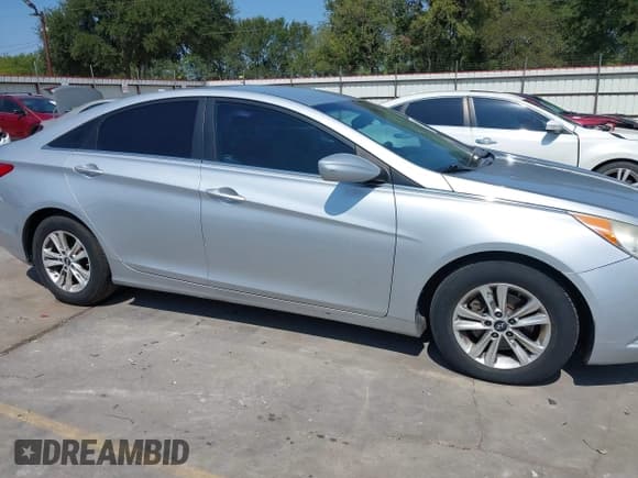 ✅ 2013 Hyundai Sonata GLS • VIN: 5NPEB4AC0DH717359 • Lot: 43183272. Listed on IAAI with 140,742 mi. Free auction sales archive from the USA and detailed vehicle history report at DreamBid. Image 13.