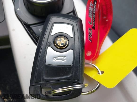 ✅ 2013 BMW 3 Series 320i xDrive • VIN: WBA3C3C50DF981850 • Lot: 42898641. Listed on IAAI with 139,925 mi. Free auction sales archive from the USA and detailed vehicle history report at DreamBid. Image 11.