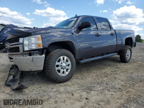 ✅ 2011 Chevrolet Silverado 2500HD LT • VIN: 1GC1KXCG7BF228898 • Lot: 69681355. Listed on Copart with 239,177 mi. Free auction sales archive from the USA and detailed vehicle history report at DreamBid. Image 1.