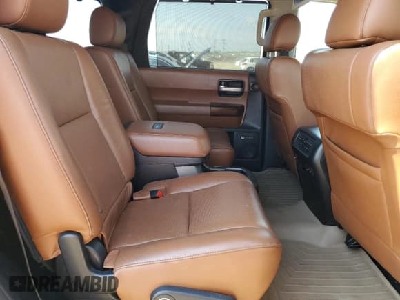 ✅ 2015 Toyota Sequoia Platinum • VIN: 5TDDW5G17FS126857 • Лот: 67871825. Опубликован ранее на Copart с пробегом 193 093 миль. Бесплатный доступ к архиву аукционных продаж из США и подробный отчёт об истории автомобиля на DreamBid. Изображение 11.