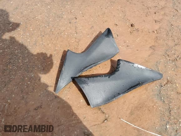 ✅ 2018 Dodge Charger SXT Plus • VIN: 2C3CDXHG2JH188551 • Лот: 84797655. Опубликован ранее на Copart с пробегом 140 814 миль. Бесплатный доступ к архиву аукционных продаж из США и подробный отчёт об истории автомобиля на DreamBid. Изображение 12.