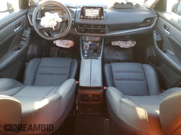 ✅ 2025 Nissan Rogue SV • VIN: 5N1BT3BA4SC844336 • Lot: 90661255. Wystawiony na Copart z przebiegiem 4 838 mil. Bezpłatny archiwum sprzedaży aukcyjnych z USA i szczegółowy raport historii pojazdu na DreamBid. Zdjęcie 8.