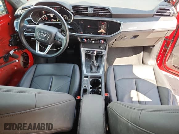 ✅ 2023 Audi Q3 S line Premium Plus • VIN: WA1EEDF37P1016890 • Lot: 80785465. Wystawiony na Copart z przebiegiem 29 234 mil. Bezpłatny archiwum sprzedaży aukcyjnych z USA i szczegółowy raport historii pojazdu na DreamBid. Zdjęcie 8.