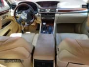 ✅ 2013 Lexus LS 460 • VIN: JTHBL5EF5D5119969 • Лот: 66906745. Опубликован ранее на Copart с пробегом 69 519 миль. Бесплатный доступ к архиву аукционных продаж из США и подробный отчёт об истории автомобиля на DreamBid. Изображение 8.