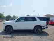 2023 Chevrolet Tahoe RST z VIN 1GNSKRKD4PR334794, wystawiony jako IAAI lot #42717947 z przebiegiem 55 265 mil mil oraz . Historia ofert i sprzedaży dostępna na DreamBid. Obrazek 14.