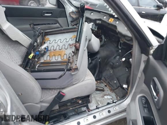 ✅ 2005 Subaru Forester XS • VIN: JF1SG65675H736081 • Lot: 43834889. Listed on IAAI with Not provided. Free auction sales archive from the USA and detailed vehicle history report at DreamBid. Image 5.