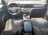 ✅ 2017 Kia Sportage LX • VIN: KNDPM3AC8H7084679 • Lot: 69479115. Wystawiony na Copart z przebiegiem 115 765 mil. Bezpłatny archiwum sprzedaży aukcyjnych z USA i szczegółowy raport historii pojazdu na DreamBid. Zdjęcie 8.