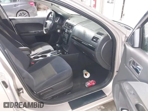 ✅ 2006 Ford Fusion • VIN: 3FAFP08Z86R184059 • Lot: 42001381. Listed on IAAI with 166,513 mi. Free auction sales archive from the USA and detailed vehicle history report at DreamBid. Image 5.