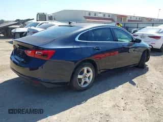 2018 Chevrolet Malibu LS z VIN 1G1ZB5ST3JF112949, wystawiony jako IAAI lot #43423266 z przebiegiem 112 353 mil mil oraz . Historia ofert i sprzedaży dostępna na DreamBid. Obrazek 4.