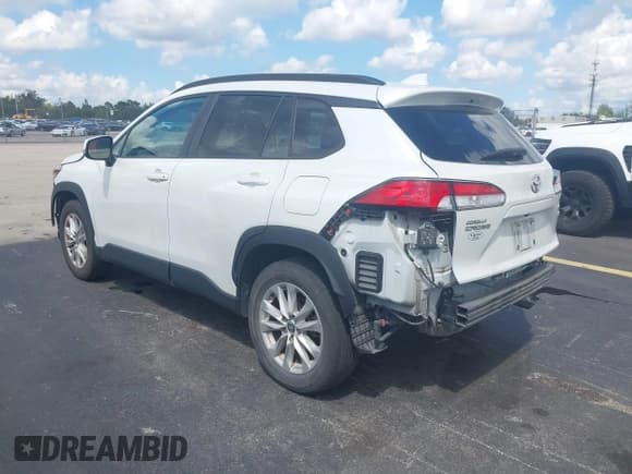 ✅ 2022 Toyota Corolla Cross LE • VIN: 7MUCAABG4NV004346 • Лот: 43318201. Опубликован ранее на IAAI с пробегом 169 627 миль. Бесплатный доступ к архиву аукционных продаж из США и подробный отчёт об истории автомобиля на DreamBid. Изображение 3.