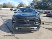 ✅ 2020 Chevrolet Silverado 1500 RST • VIN: 3GCUYEED3LG414120 • Lot: 85327204. Wystawiony na Copart z przebiegiem 59 740 mil. Bezpłatny archiwum sprzedaży aukcyjnych z USA i szczegółowy raport historii pojazdu na DreamBid. Zdjęcie 5.