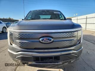 ✅ 2023 Ford F-150 Lightning XLT • VIN: 1FTVW1ELXPWG13571 • Лот: 85959725. Опубликован ранее на Copart с пробегом 16 847 миль. Бесплатный доступ к архиву аукционных продаж из США и подробный отчёт об истории автомобиля на DreamBid. Изображение 5.