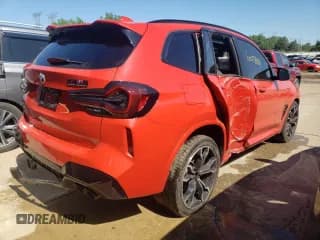✅ 2023 BMW X3 M • VIN: 5YM13EC0XP9R08389 • Lot: 60077684. Wystawiony na Copart z przebiegiem 27 959 mil. Bezpłatny archiwum sprzedaży aukcyjnych z USA i szczegółowy raport historii pojazdu na DreamBid. Zdjęcie 3.
