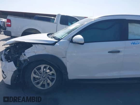 2016 Hyundai Tucson Limited z VIN KM8J33A24GU160815, wystawiony jako IAAI lot #41856250 z przebiegiem 98 609 mil mil oraz . Historia ofert i sprzedaży dostępna na DreamBid. Obrazek 14.