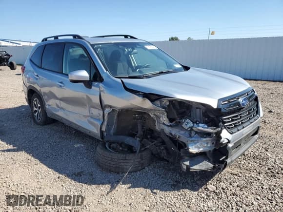 ✅ 2023 Subaru Forester Premium • VIN: JF2SKADC0PH499408 • Lot: 70096345. Wystawiony na Copart z przebiegiem 16 753 mil. Bezpłatny archiwum sprzedaży aukcyjnych z USA i szczegółowy raport historii pojazdu na DreamBid. Zdjęcie 4.