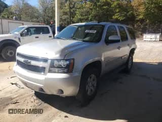 2011 Chevrolet Tahoe LS z VIN 1GNSKAE02BR219663, wystawiony jako Copart lot #82691535 z przebiegiem 163 452 mil mil oraz Szkoda całkowita • Salvage title. Historia ofert i sprzedaży dostępna na DreamBid. Obrazek 1.
