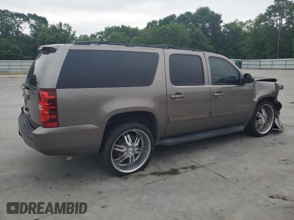 ✅ 2013 Chevrolet Suburban LT • VIN: 1GNSCJE06DR257347 • Lot: 56209335. Wystawiony na Copart z przebiegiem 249 404 mil. Bezpłatny archiwum sprzedaży aukcyjnych z USA i szczegółowy raport historii pojazdu na DreamBid. Zdjęcie 3.