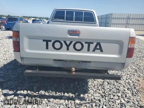 ✅ 1991 Toyota Pickup DX • VIN: JT4RN81P6M5121918 • Лот: 52425475. Опубликован ранее на Copart с пробегом 2 218 708 миль. Бесплатный доступ к архиву аукционных продаж из США и подробный отчёт об истории автомобиля на DreamBid. Изображение 6.