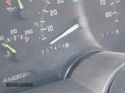 ✅ 1993 GMC Suburban • VIN: 1GKFK16K4PJ740727 • Lot: 43807062. Listed on IAAI with 207,410 mi. Free auction sales archive from the USA and detailed vehicle history report at DreamBid. Image 7.