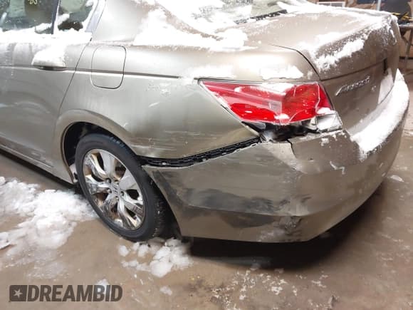 ✅ 2009 Honda Accord EX-L • VIN: 1HGCP26859A143777 • Lot: 43830085. Wystawiony na IAAI z przebiegiem 204 195 mil. Bezpłatny archiwum sprzedaży aukcyjnych z USA i szczegółowy raport historii pojazdu na DreamBid. Zdjęcie 6.