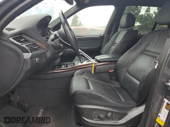 ✅ 2011 BMW X5 35i • VIN: 5UXZV4C58BL741858 • Lot: 82000175. Wystawiony na Copart z przebiegiem 170 493 mil. Bezpłatny archiwum sprzedaży aukcyjnych z USA i szczegółowy raport historii pojazdu na DreamBid. Zdjęcie 7.