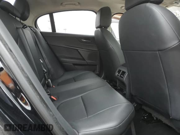 ✅ 2019 Jaguar XE 25t • VIN: SAJAR4FX1KCP49334 • Lot: 53558345. Wystawiony na Copart z przebiegiem 146 008 mil. Bezpłatny archiwum sprzedaży aukcyjnych z USA i szczegółowy raport historii pojazdu na DreamBid. Zdjęcie 10.