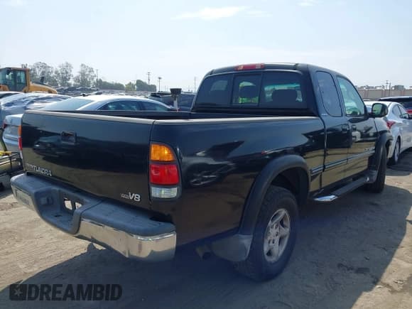 ✅ 2002 Toyota Tundra Limited • VIN: 5TBRT38162S243303 • Lot: 43090537. Listed on IAAI with 469,385 mi. Free auction sales archive from the USA and detailed vehicle history report at DreamBid. Image 4.