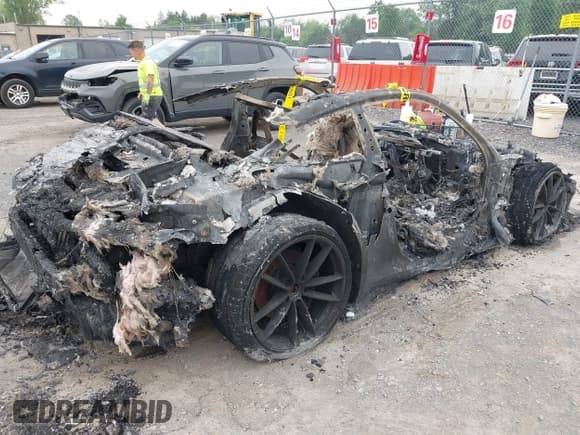 ✅ 2024 Porsche 911 Carrera S • VIN: WP0AB2A99RS219239 • Lot: 42362652. Listed on IAAI with 500 mi. Free auction sales archive from the USA and detailed vehicle history report at DreamBid. Image 4.