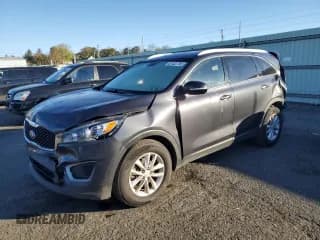 ✅ 2017 Kia Sorento LX • VIN: 5XYPG4A32HG332425 • Лот: 87437785. Опубликован ранее на Copart с пробегом 111 083 миль. Бесплатный доступ к архиву аукционных продаж из США и подробный отчёт об истории автомобиля на DreamBid. Изображение 1.